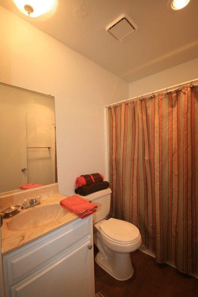 Woodman Lassen Apartments Rentals Mission Hills, CA