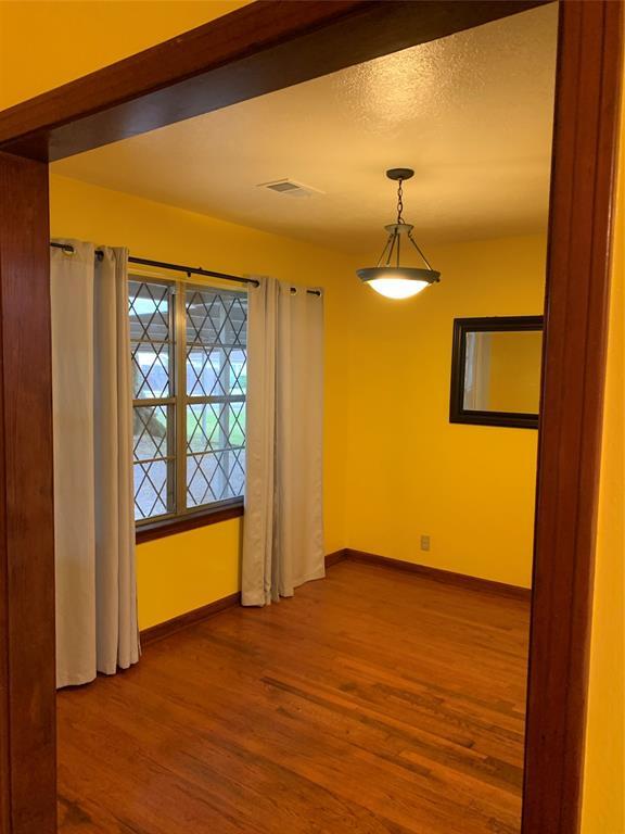 Foto del edificio - 405 Twin Oaks St