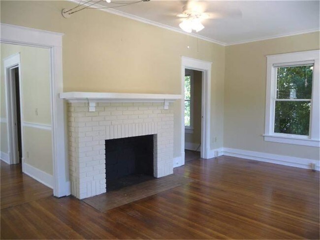 Building Photo - 3221 Austin St