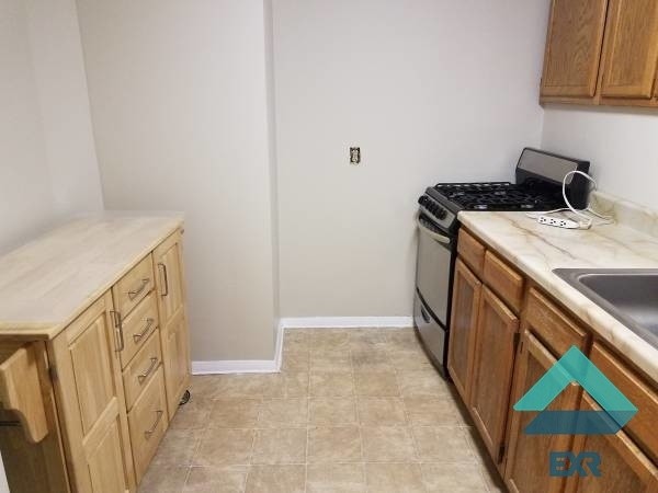 Foto del edificio - 713 E 3rd St