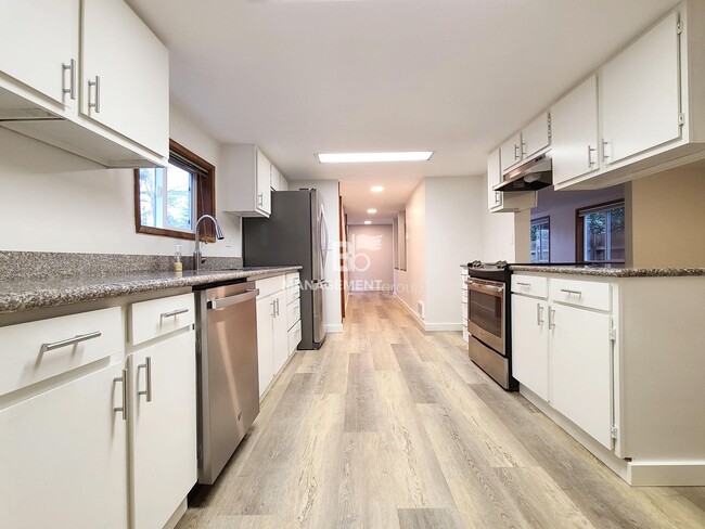 Building Photo - Nearly 1/2 Acre of Privacy Nestled in the Trees of West Linn. Updated Kitchen & Bathroom!