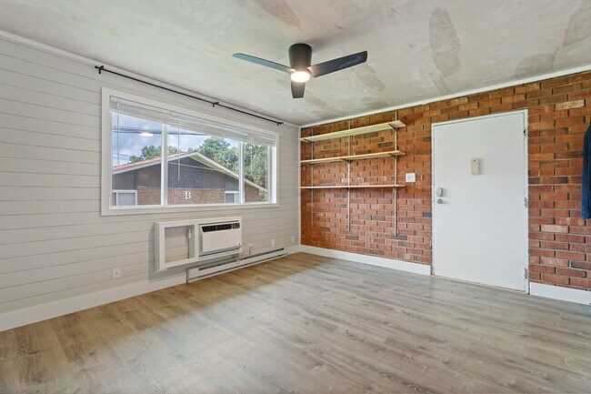 Foto del edificio - Newly Updated 1 Bed 1 Bath Condo in Carrbo...