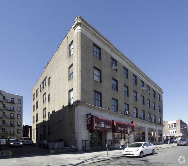 Building Photo - 3520 Broadway