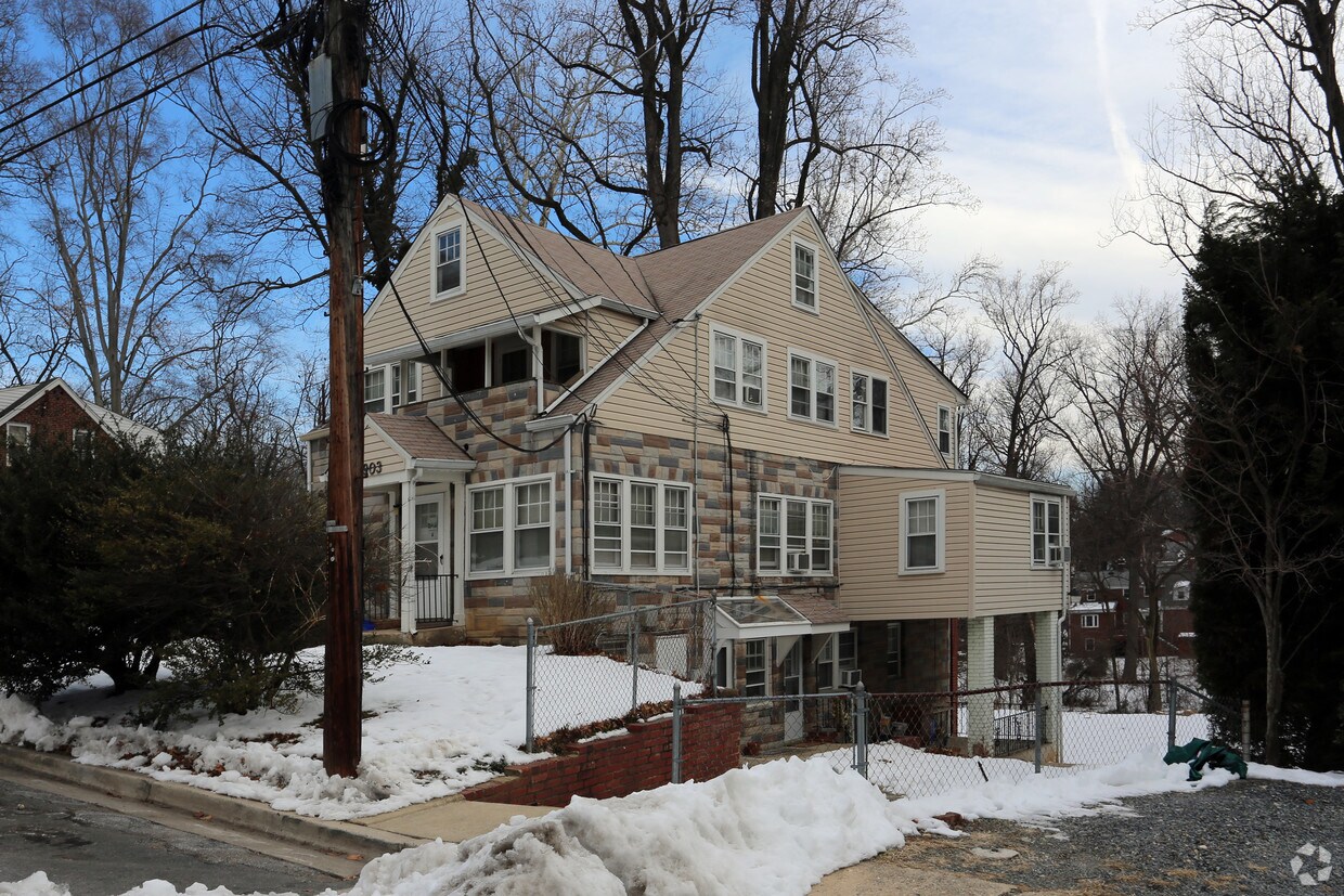 Foto del edificio - 7903 Garland Ave