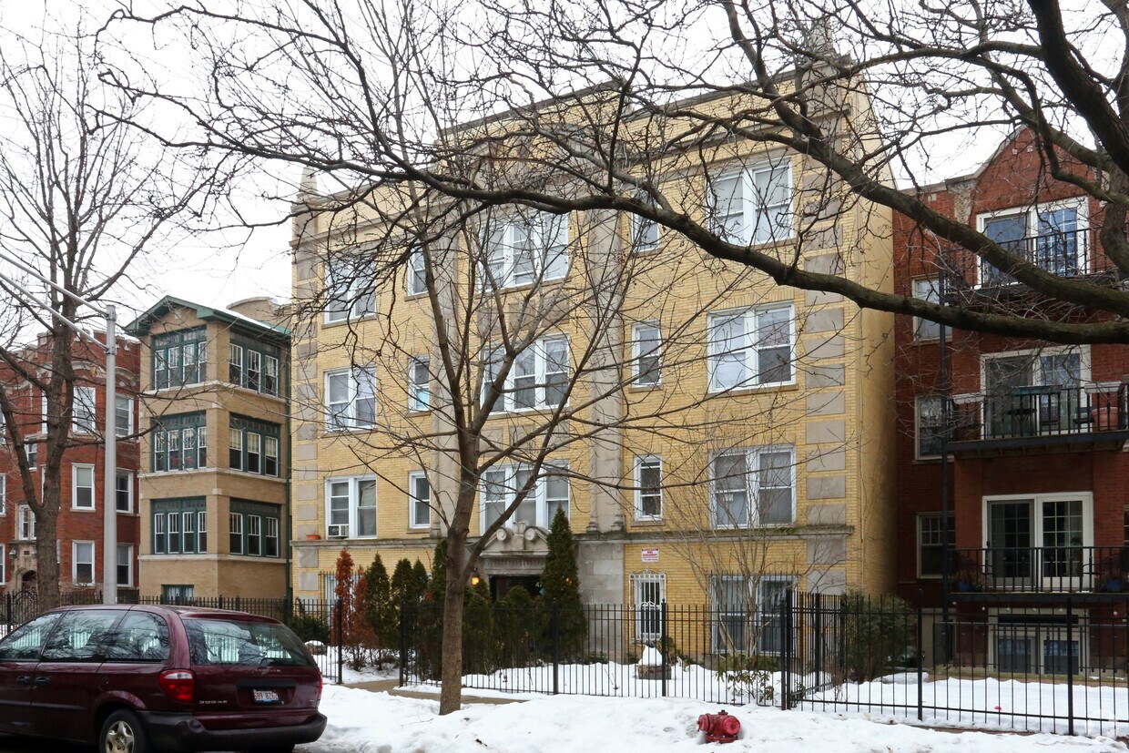 Building Photo - 4735-4737 N Malden St