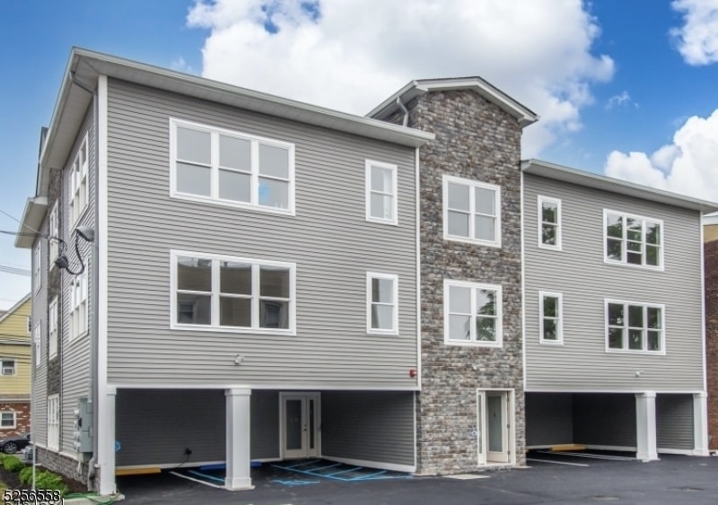 103 Jewell St Unit 5, Garfield, NJ 07026 Room for Rent in Garfield