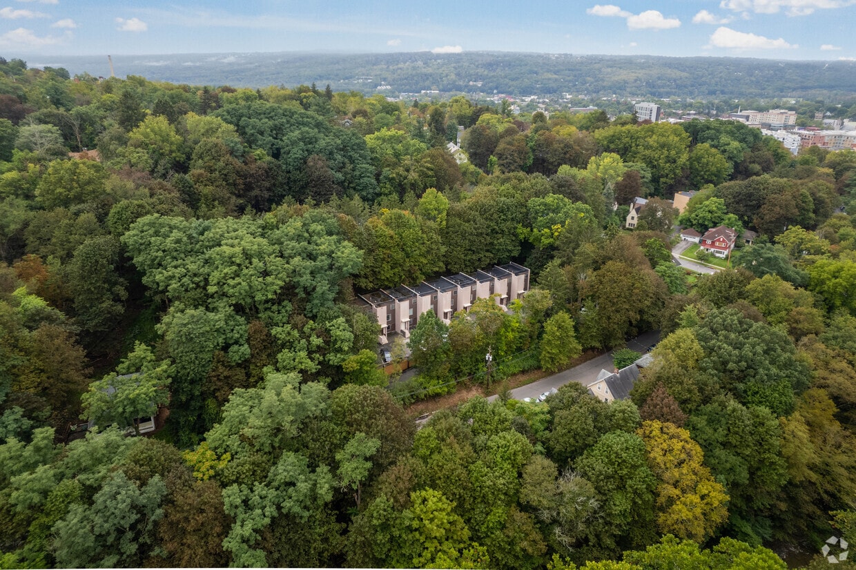 Primary Photo - 212 Giles St Townhouses-Available August 2026