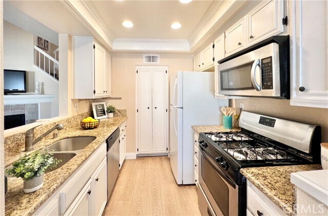 Building Photo - 31 Christamon S