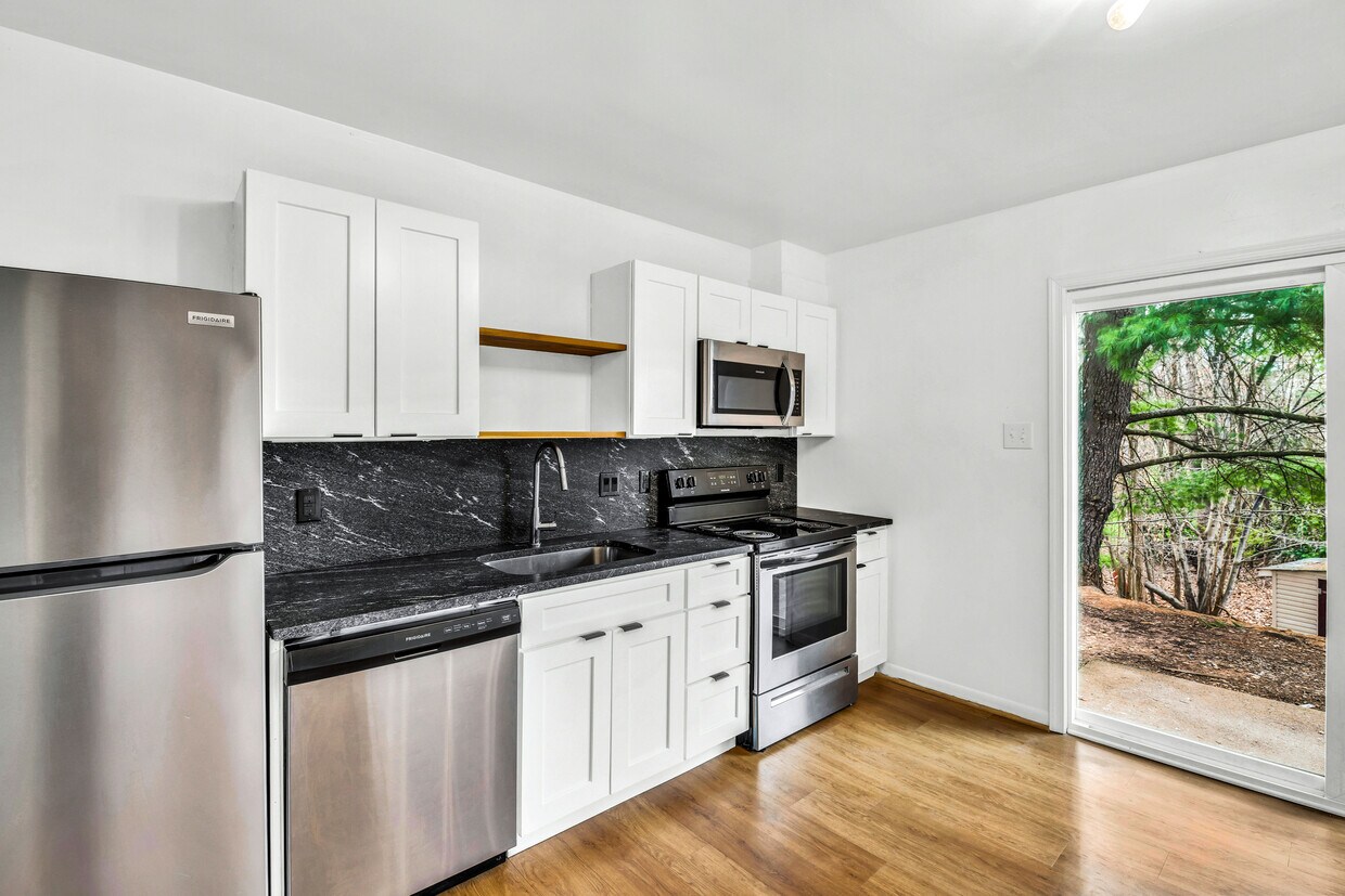 Foto principal - 1832 Charles Ct