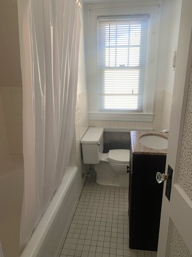 Baño - 283 Mile Square Rd