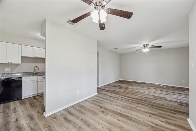 Building Photo - 6022 Meadowbrook