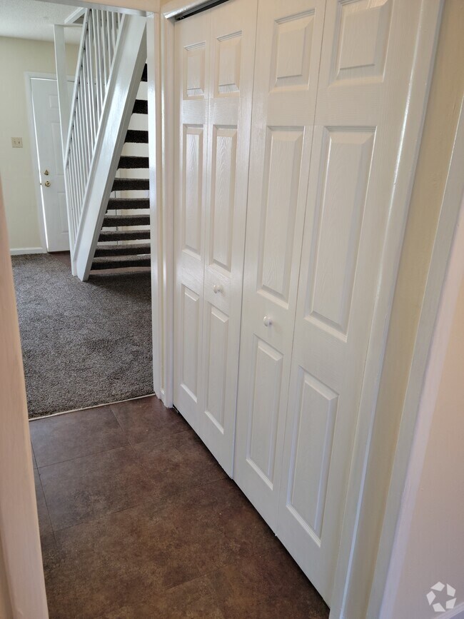 Highland House Manor Apartments for Rent with Parking Arnold, MO 1