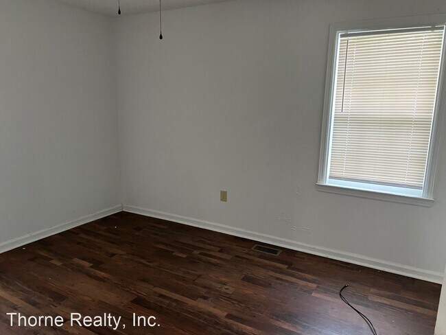 Building Photo - 3 br, 1 bath House - 420 Henry Street