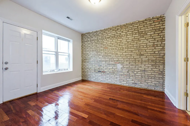 Building Photo - 2 bedroom in Chicago IL 60645