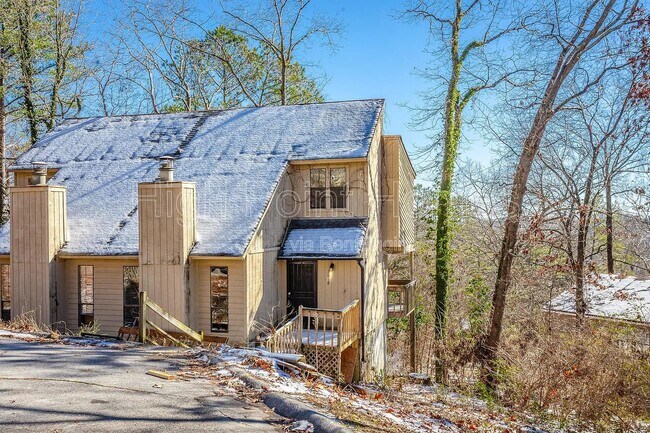 Foto del edificio - 3620 Idlewild Cir