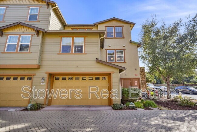 Foto del edificio - 718 El Paseo Cir