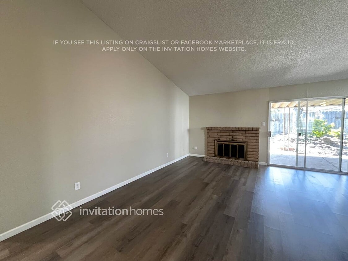 Foto del edificio - 7125 Essence Way