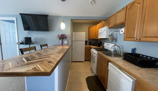Foto del edificio - 134 Ashworth Ave