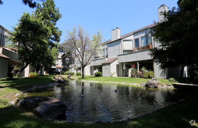 Building Photo - San Leandro Racquet Club