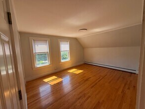 Building Photo - 106 Haskell St