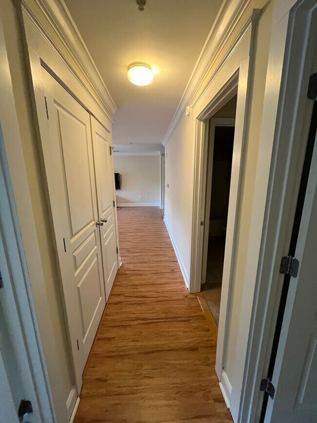 Building Photo - 14-1414 Jones