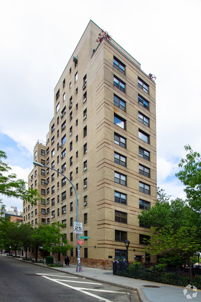 Building Photo - 180 W Houston St
