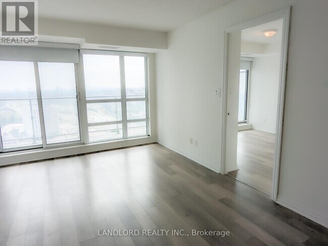 Building Photo - 2015 Sheppard Ave E