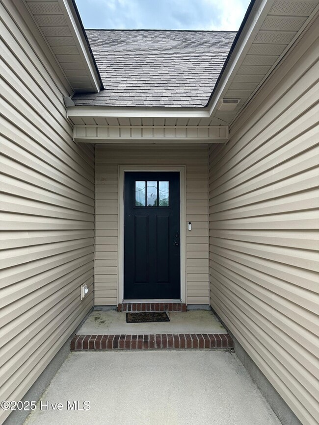 Building Photo - 202 Leeward Landing