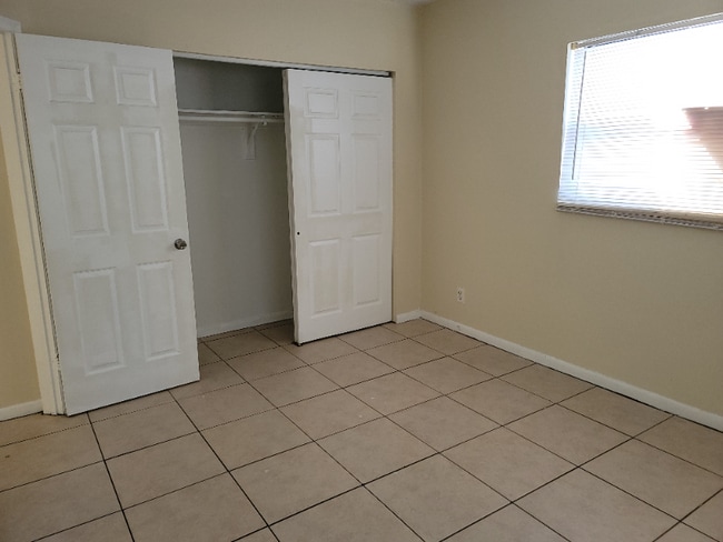 Foto del edificio - 7311 NW 37th St