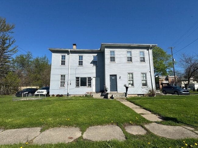Building Photo - 1203 S Hamilton St