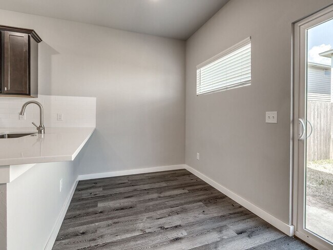 Building Photo - Beautiful Northwest OKC 3 Bedroom!