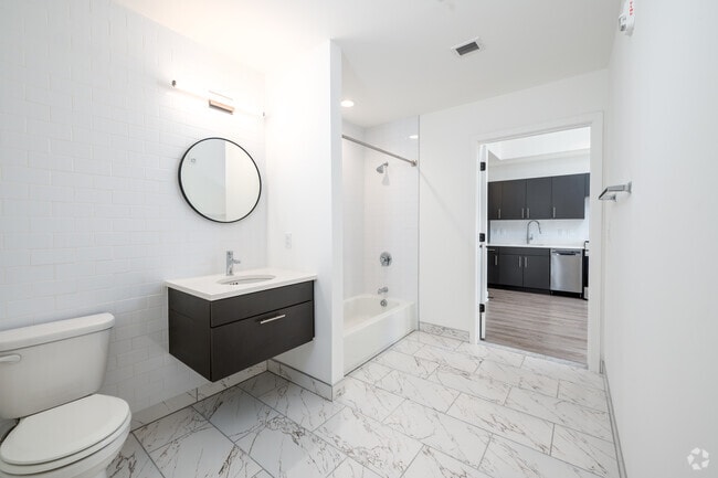 1BR, 1BA – 512SF - Bathroom - Bonsai Apartments