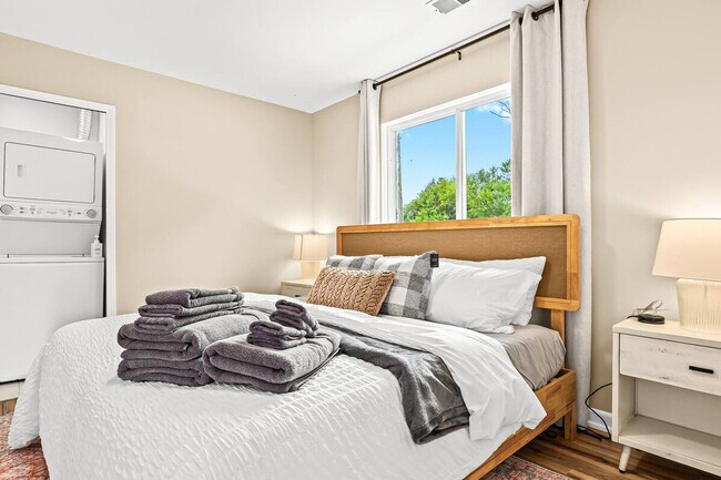 Foto del edificio - 18415 Sharon Ln