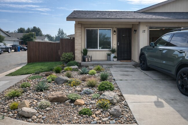 Foto del edificio - 1394 Pajaro Ave