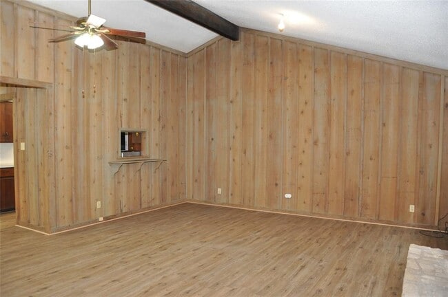 Building Photo - 15606 Tacon Ln