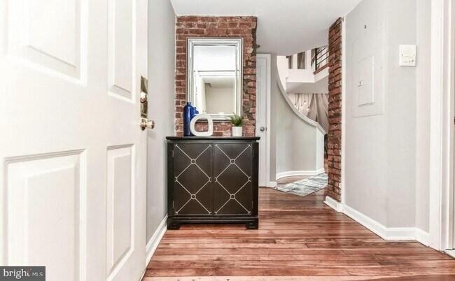 Foto del edificio - 2024 N St NW