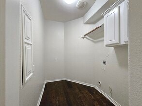 Building Photo - 18631 Mosshill Estates Ln