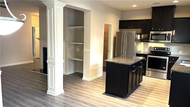 Foto del edificio - 3689 Brockenhurst Dr