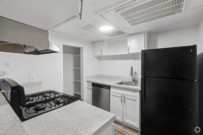 2 habitaciones, 2 baños - 1100 pies cuadrados - Cocina - Legacy Lofts