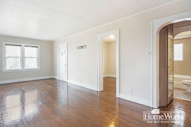 Building Photo - 1426 N Brookfield St
