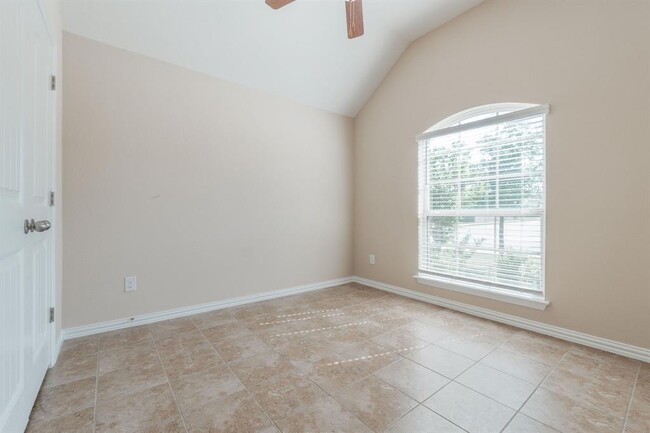 Building Photo - 5520 Anaheim Ave