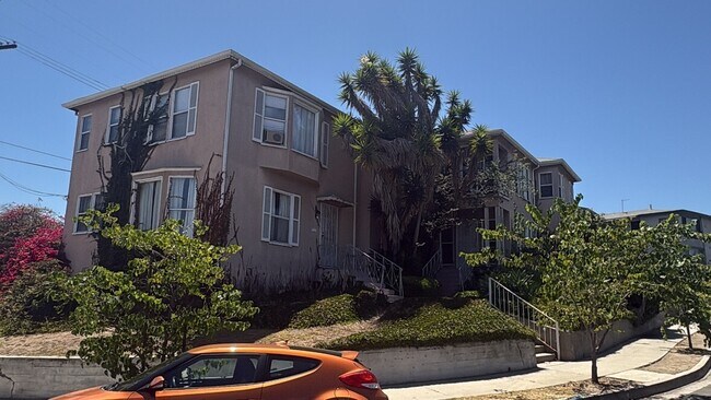 Foto del edificio - 5631 Edgemar Ave