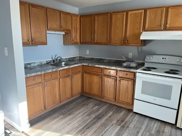 kitchen - 641 N Chestnut St