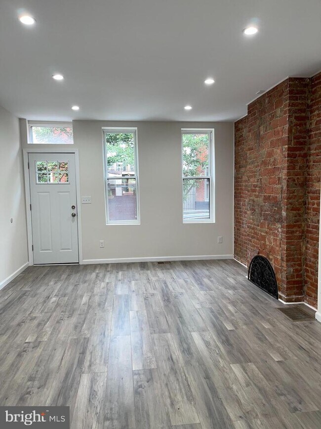Foto del edificio - 896 N Taylor St