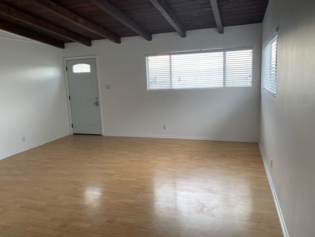 Building Photo - 224 El Porto St