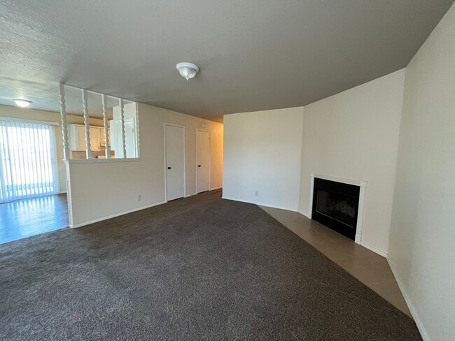 Foto del edificio - Sheridan Duplexes 01-03