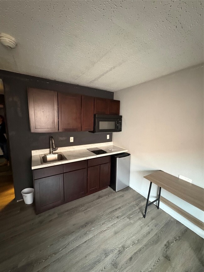 Building Photo - 65 Front St