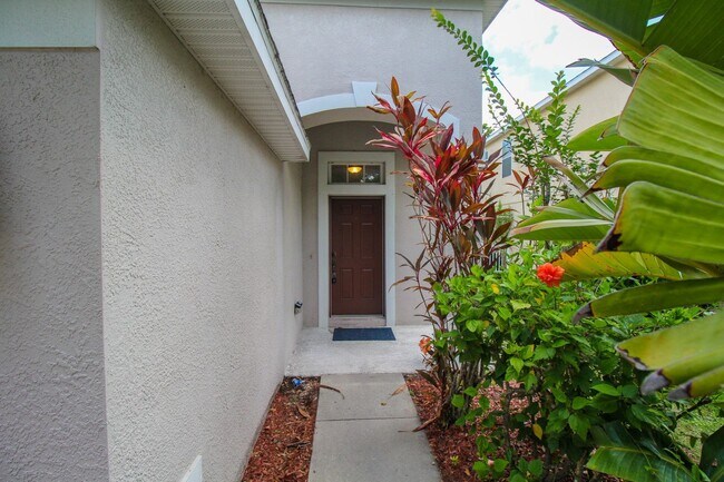 Building Photo - Lakeview 4-Bedroom, 2.5-Bath Annual Rental in Lakewood Ranch/Greenbrook