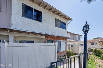 Building Photo - 1372 Ramona Dr