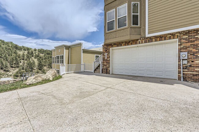 Foto del edificio - Beautifully maintained town-home in Centra...